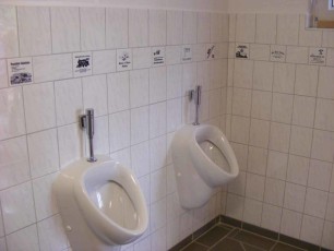 2012 Einweihung Toilette 18