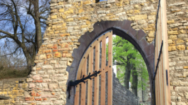 Bildmontage zum Burgtor der Heldenburg